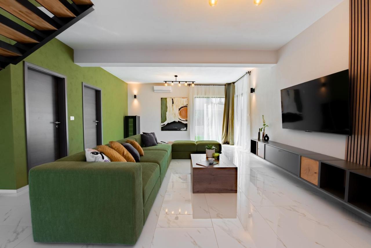 Zara Villa *