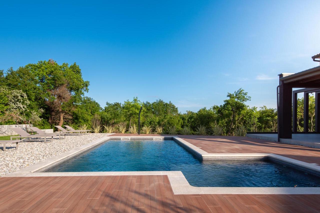 Villa Zara Santalezi