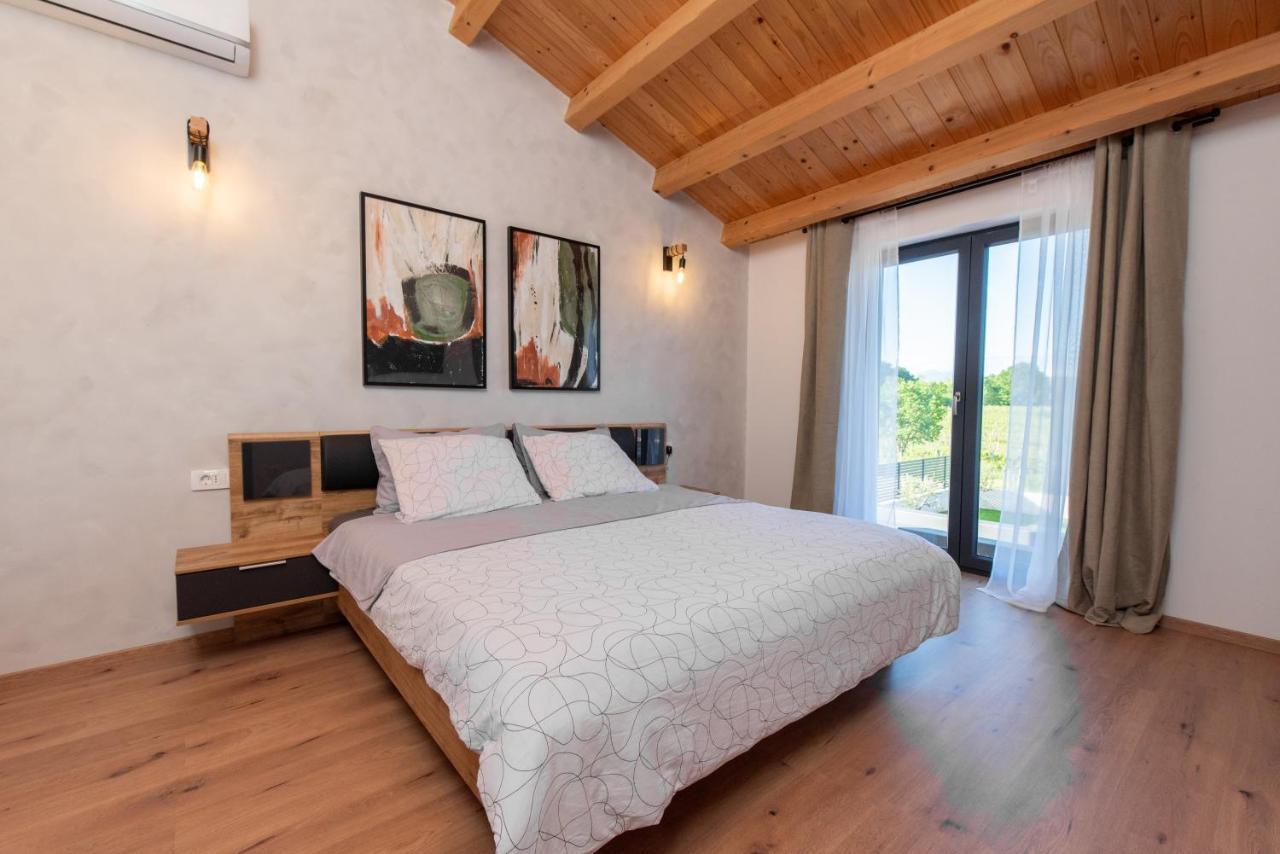Zara Villa