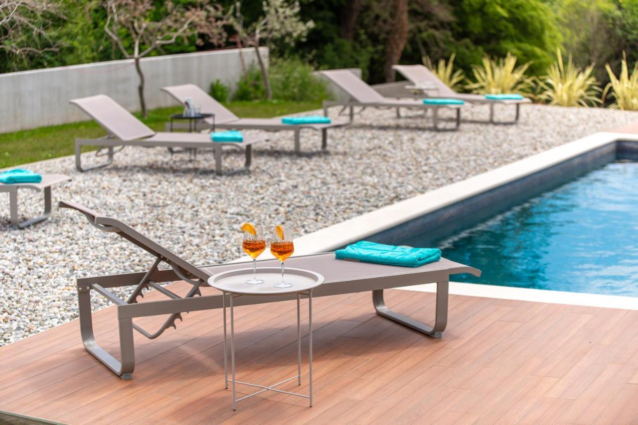 Zara Villa